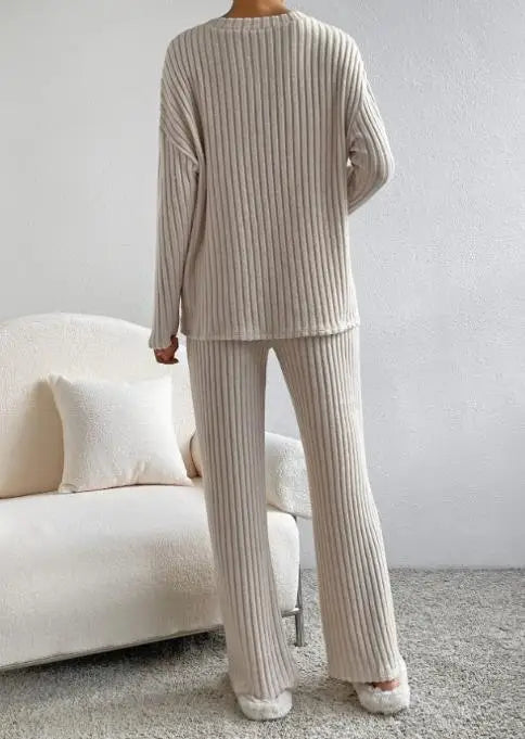 Pyjama femme beige clair à rayures, ensemble col V confortable avec pantalon large et poches