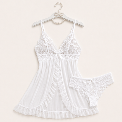 Nuisette en dentelle avec culotte assortie